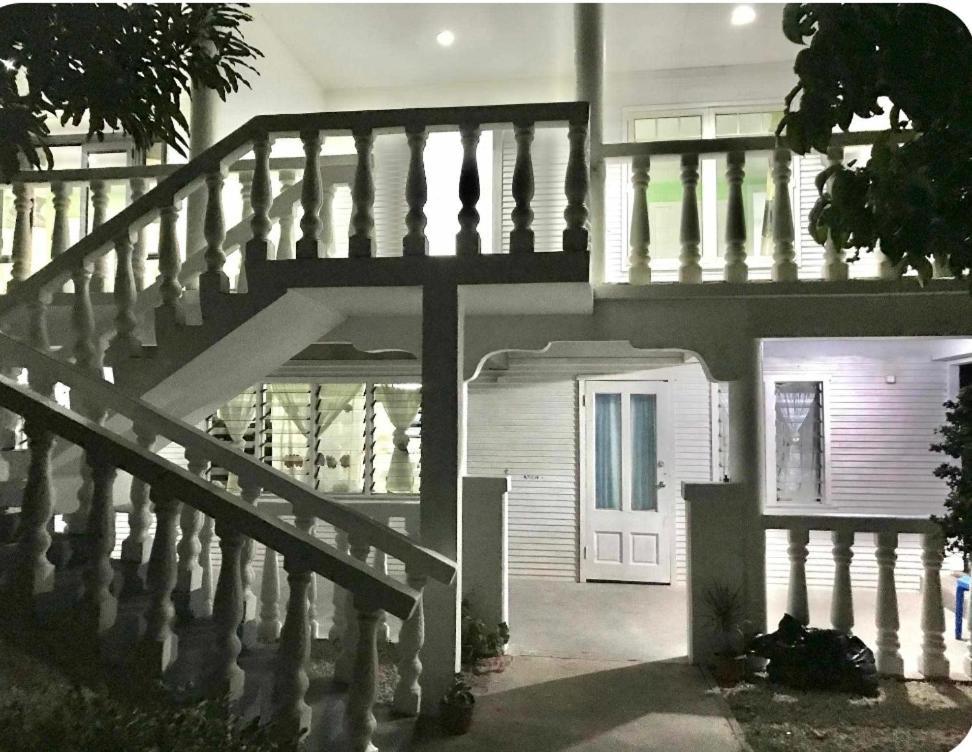 The Lighthouse Studio Appartments Nuku'alofa Extérieur photo