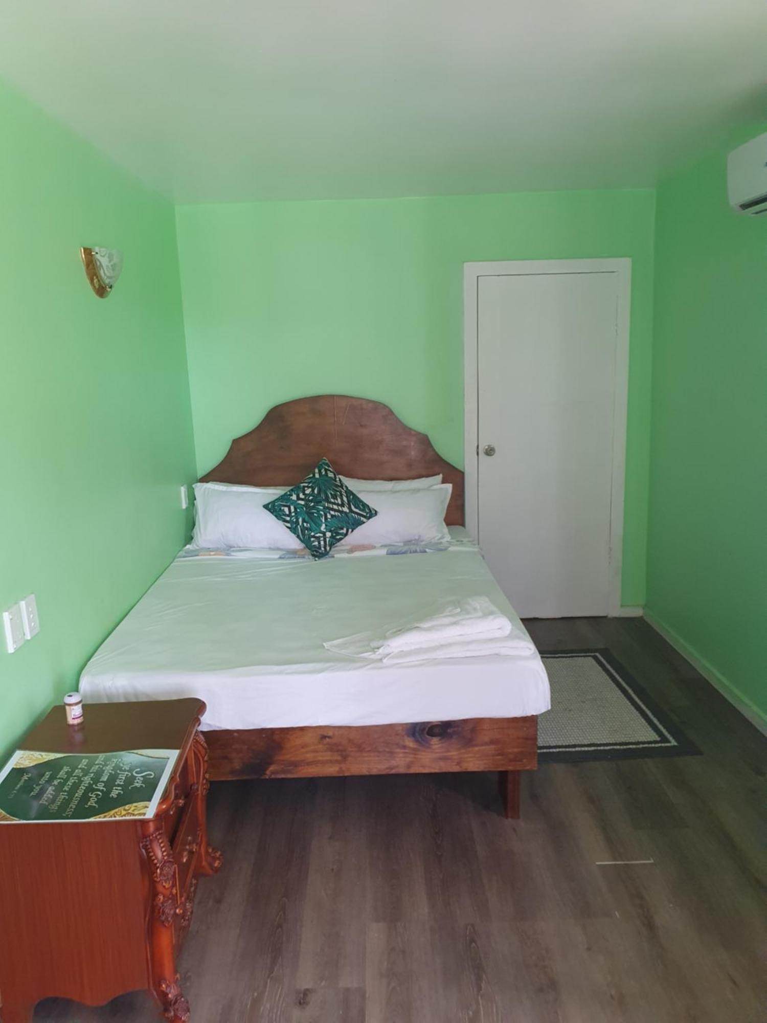 The Lighthouse Studio Appartments Nuku'alofa Extérieur photo